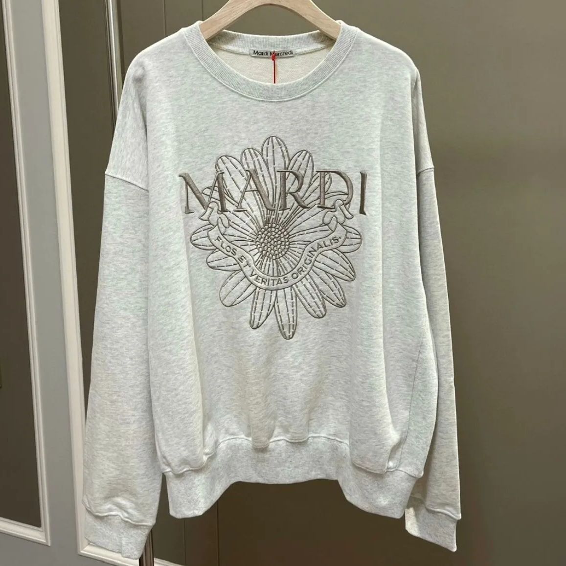新品　マルディメクルディMardi Mercredi ホワイトxシルバー刺繍 新品マルディメクルディ Mardi Mercredi オートミール×シルバー
