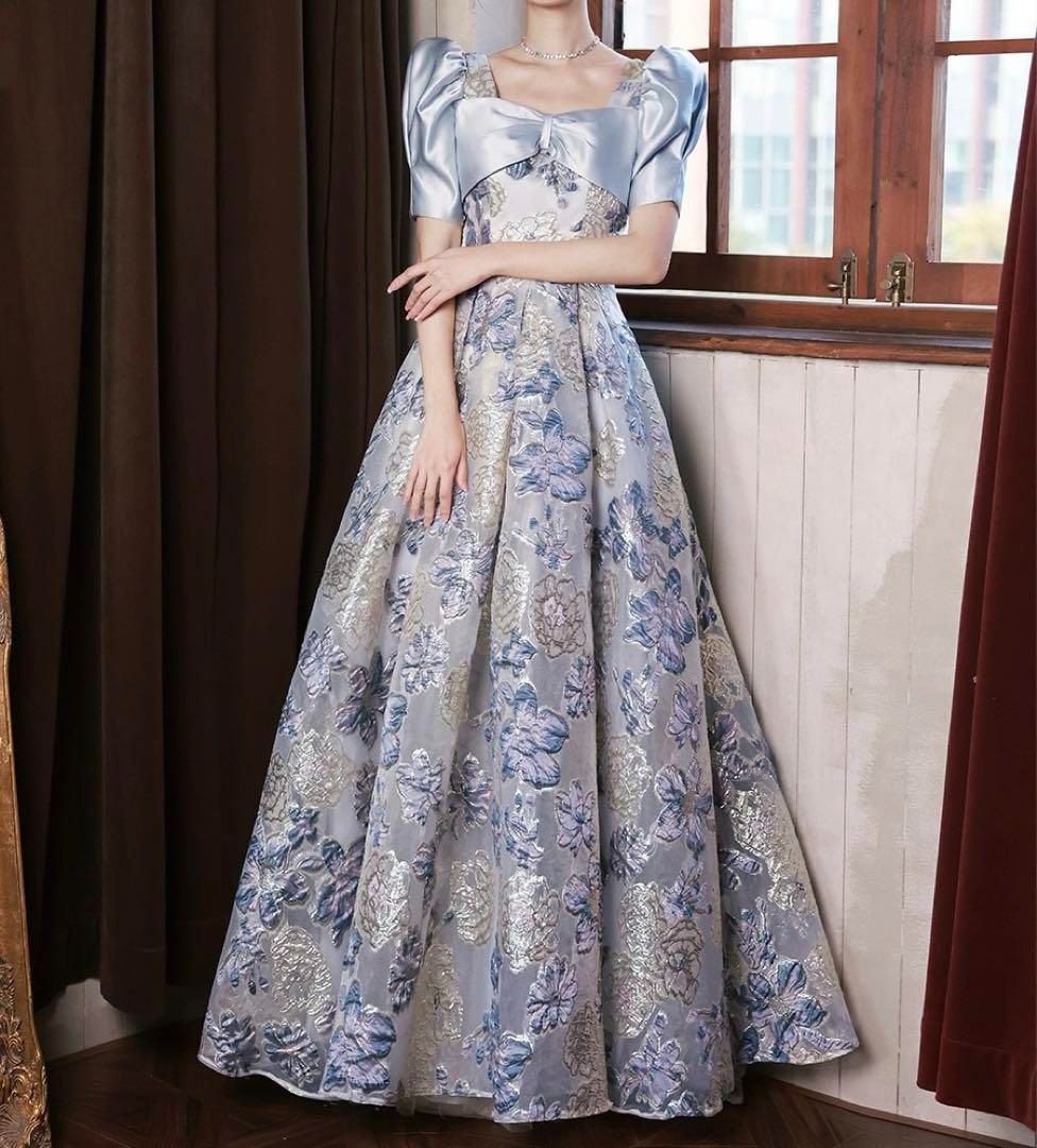 お花のデザインがオシャレなパフスリーブ イブニングドレス お花のデザインが可愛い パフスリーブのイブニングドレス♩.•