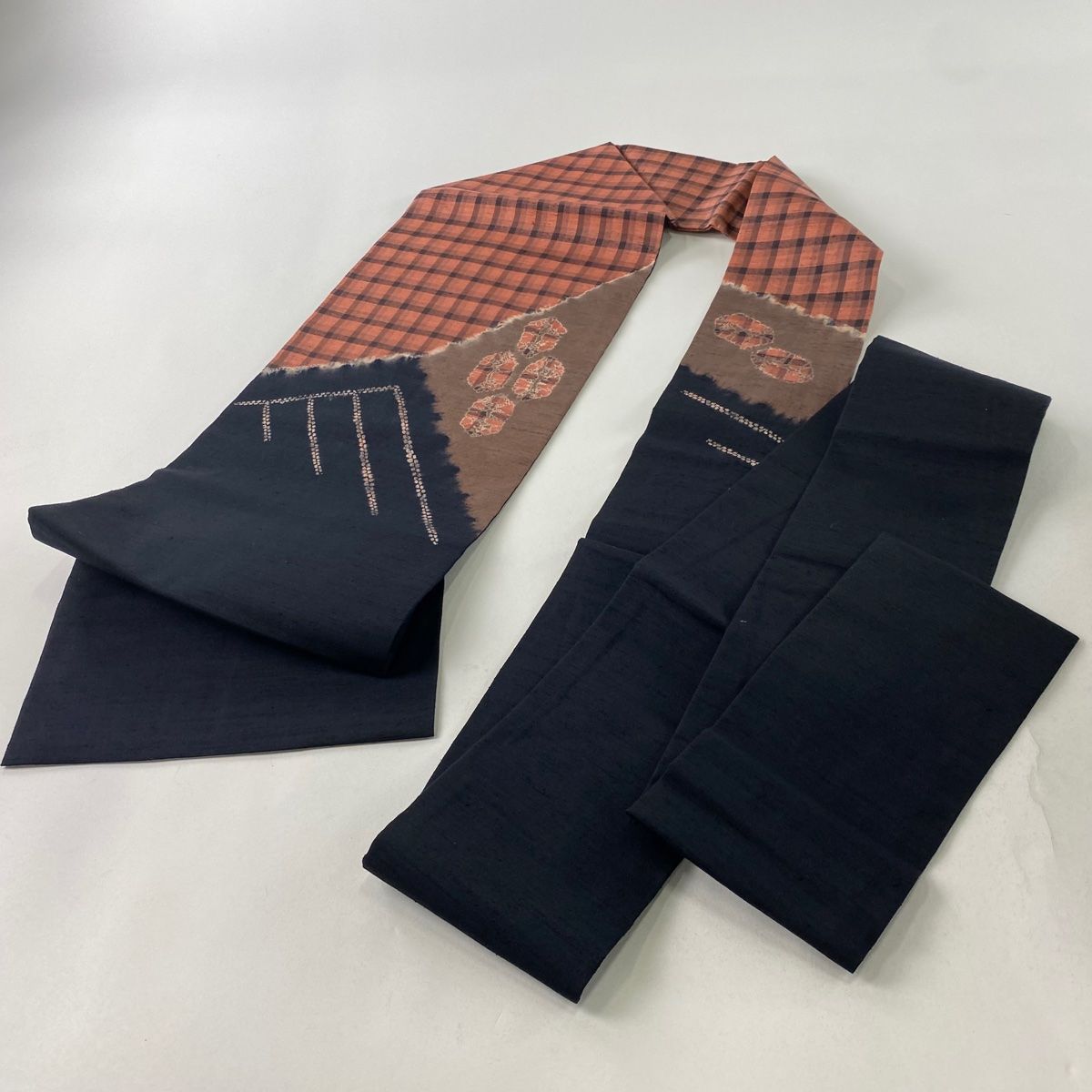 名古屋帯 美品 秀品 紬地 幾何学 格子 黒 正絹 【中古】 - メルカリ
