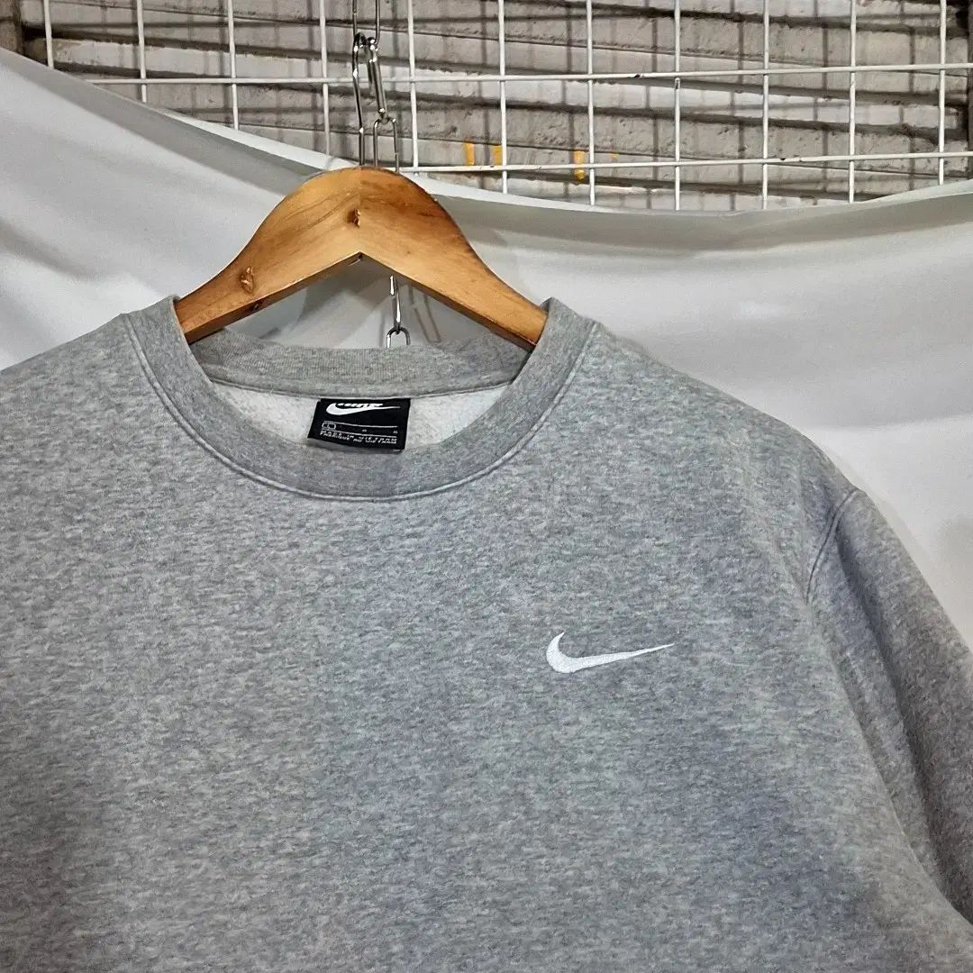 L Nike(ナイキ） ソロスウッシュ スウッシュ トレーナー - メルカリ