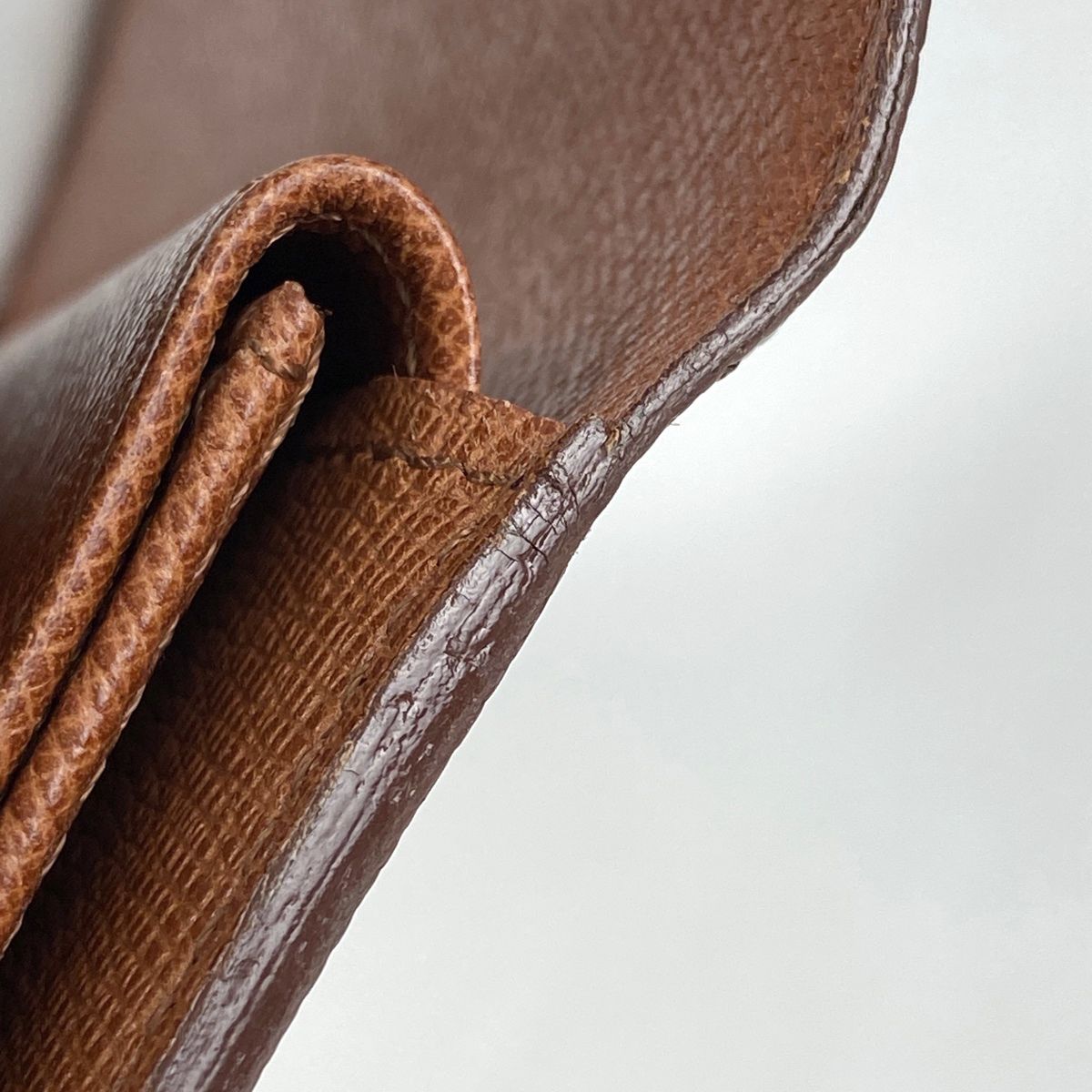 ルイ・ヴィトン Louis Vuitton ポルトトレゾール