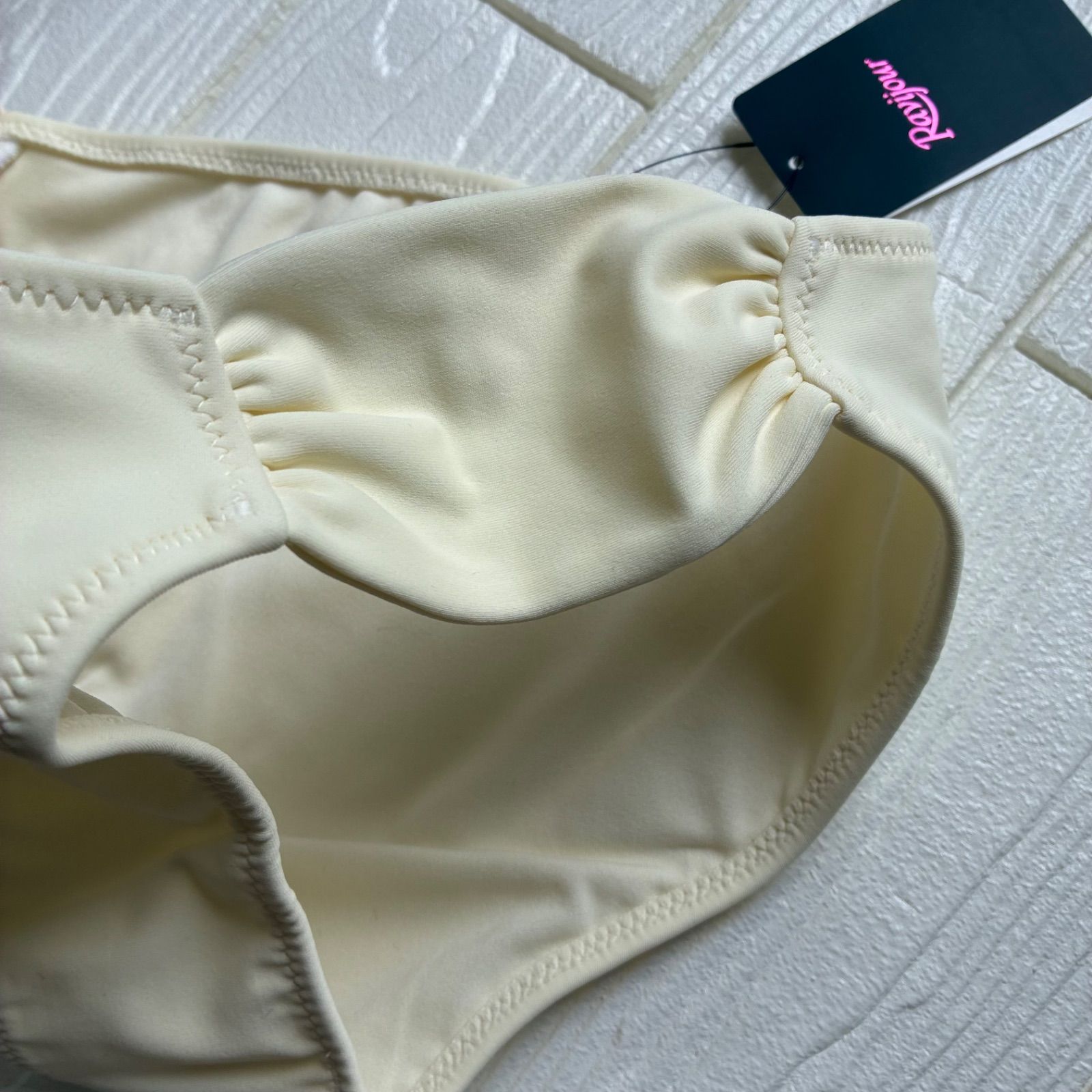 ラヴィジュール水着新品タグ付ボトム Ivory 0618 / 5390 - メルカリ