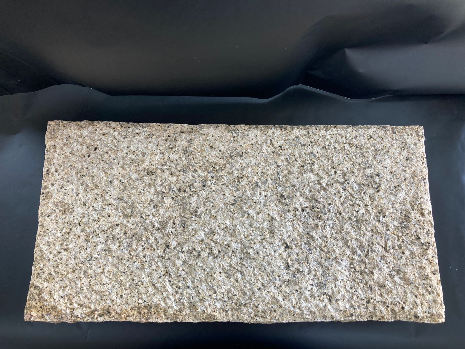 ベトナム産白300✕600✕50ミリ敷石五面のみぎり仕上げ 80枚セット ベトナム産白300✕600✕50ミリ敷石五面のみぎり仕上げ 80