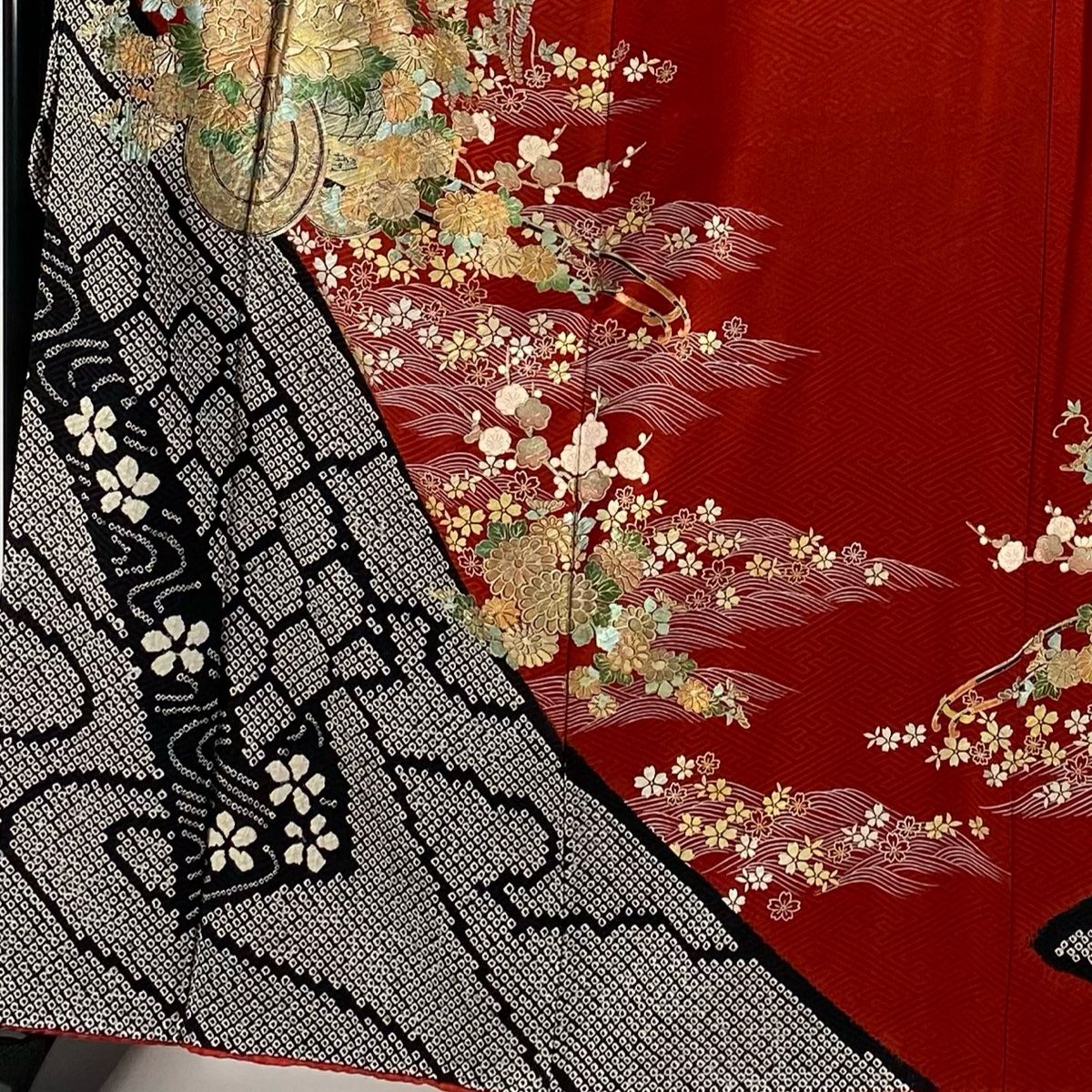 振袖 身丈162cm 裄丈67.5cm L 袷 やまと 花車 波 金銀彩 絞り 赤 正絹 秀品