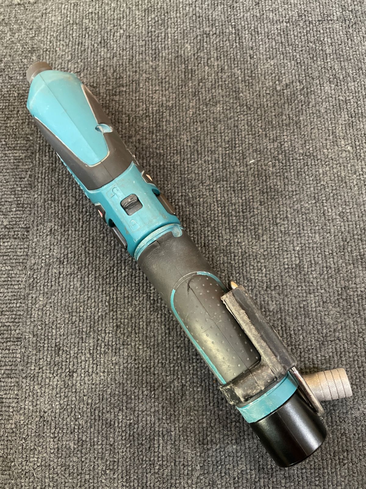 充電式ペンインパクトドライバ 軸ブレ有