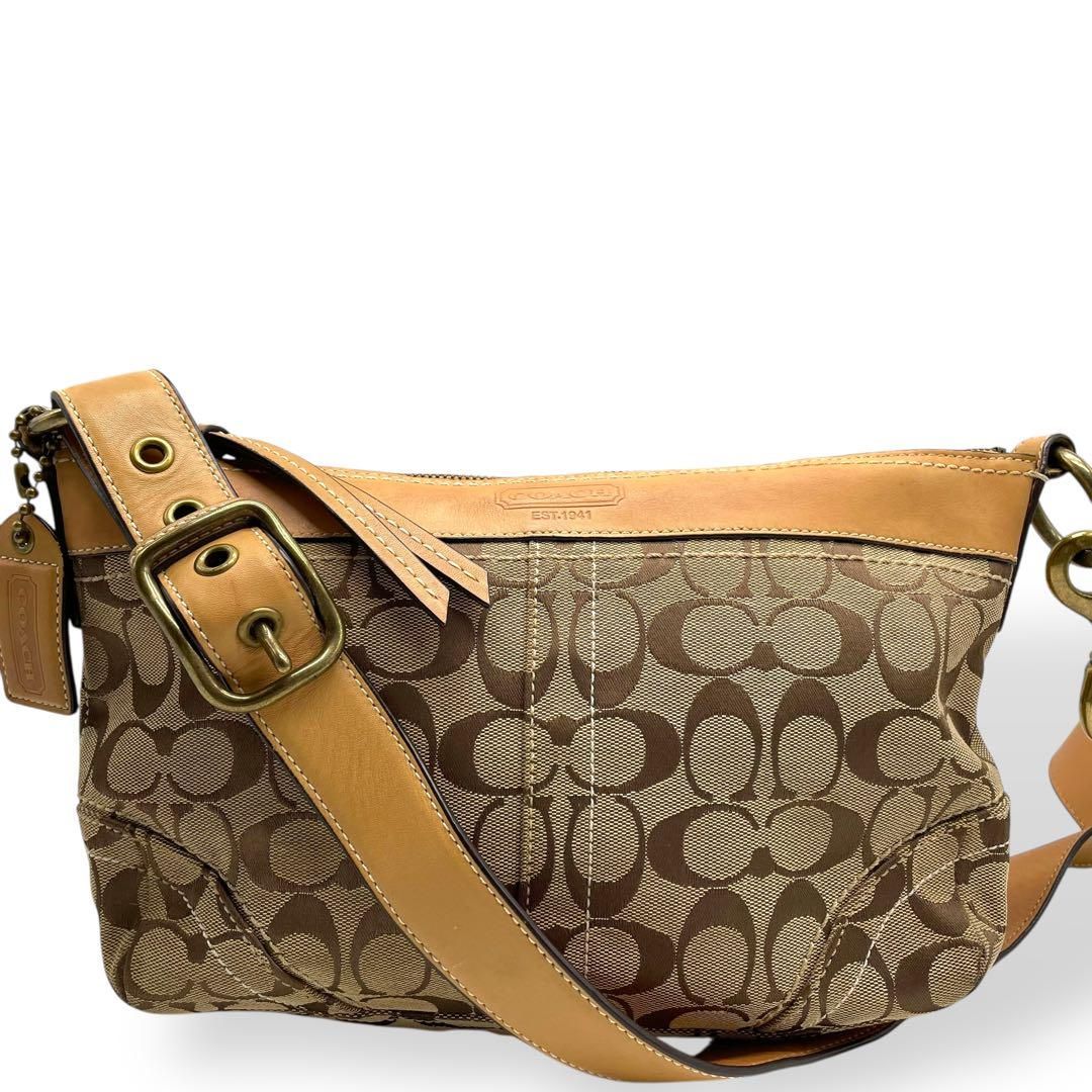 美品 COACH コーチ ショルダーバッグ シグネチャー 斜め掛け 美品 COACH コーチ ショルダーバッグ シグネチャー 斜め掛け