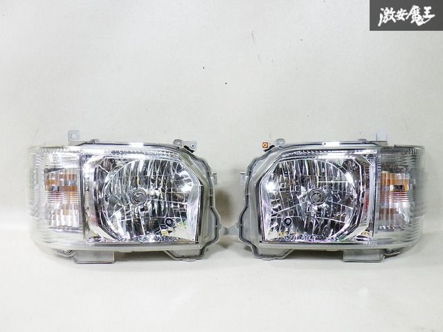 トヨタ純正】ハイエース200系 ヘッドライト KOITO 26-131【左右セット】