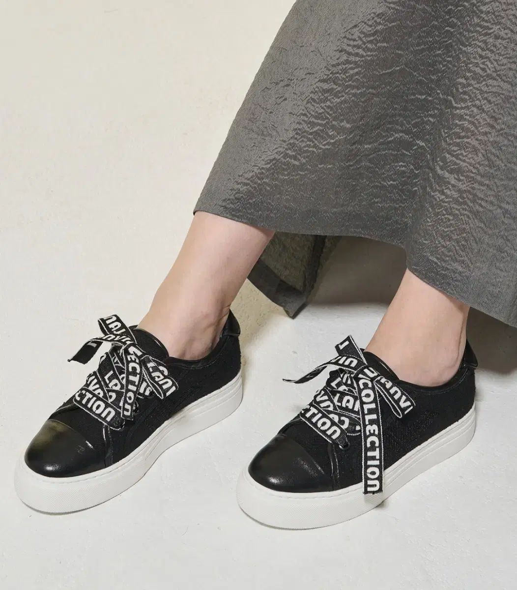 ハンソム LANVIN(ラバン) コレクション スニーカーズ 250 サイズ (通常価格) ₩ 455 000 ）
