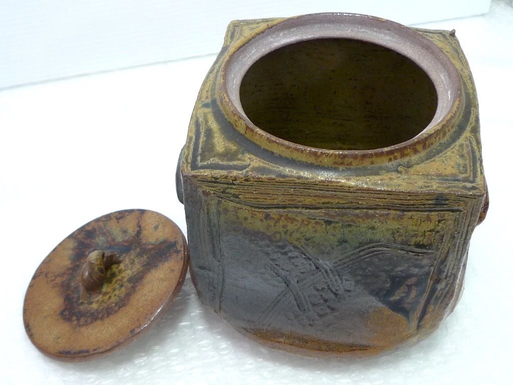 は自分にプチご褒美を 多々良焼 肥前 旧家蔵出 金子窯 武雄 栞 共箱 蓋付 水指 金子認 工芸品