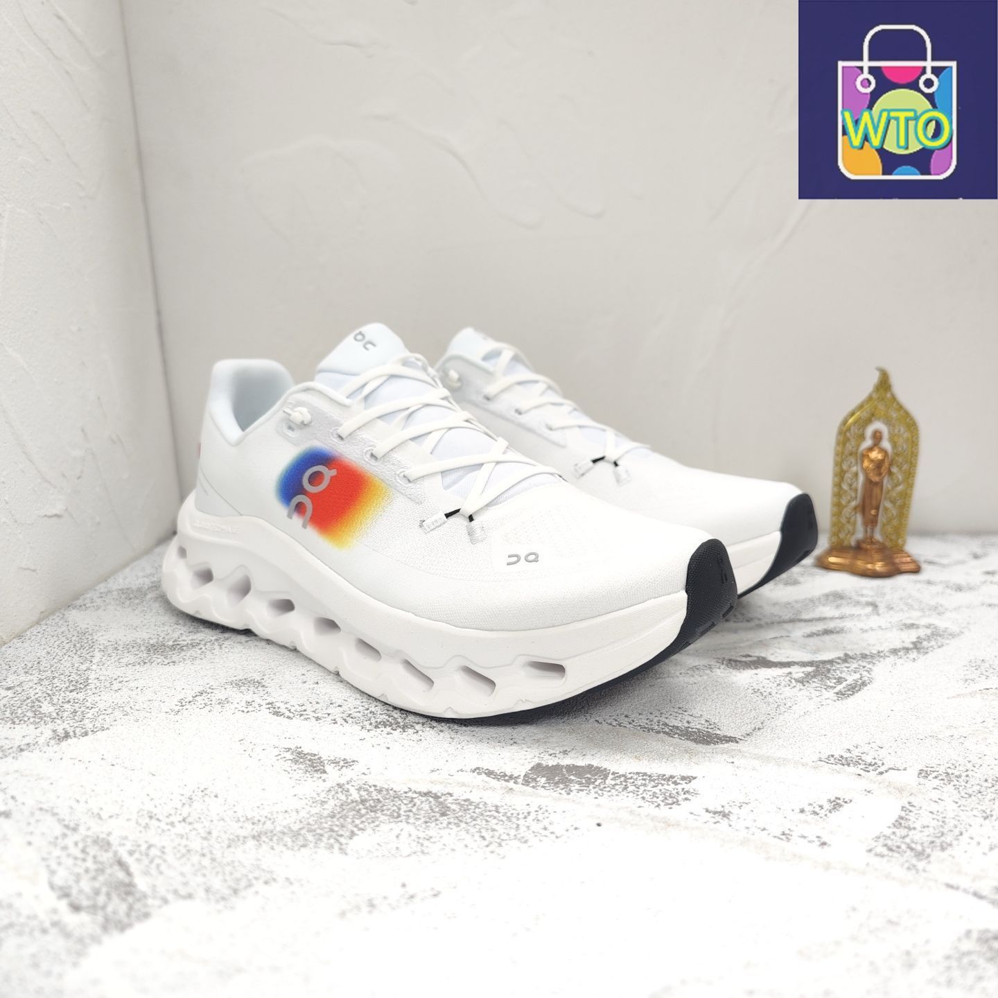 On Cloudtilt ホワイトスニーカー メンズ Cloudtilt Moon | ホワイト & ベージュ | On 日本