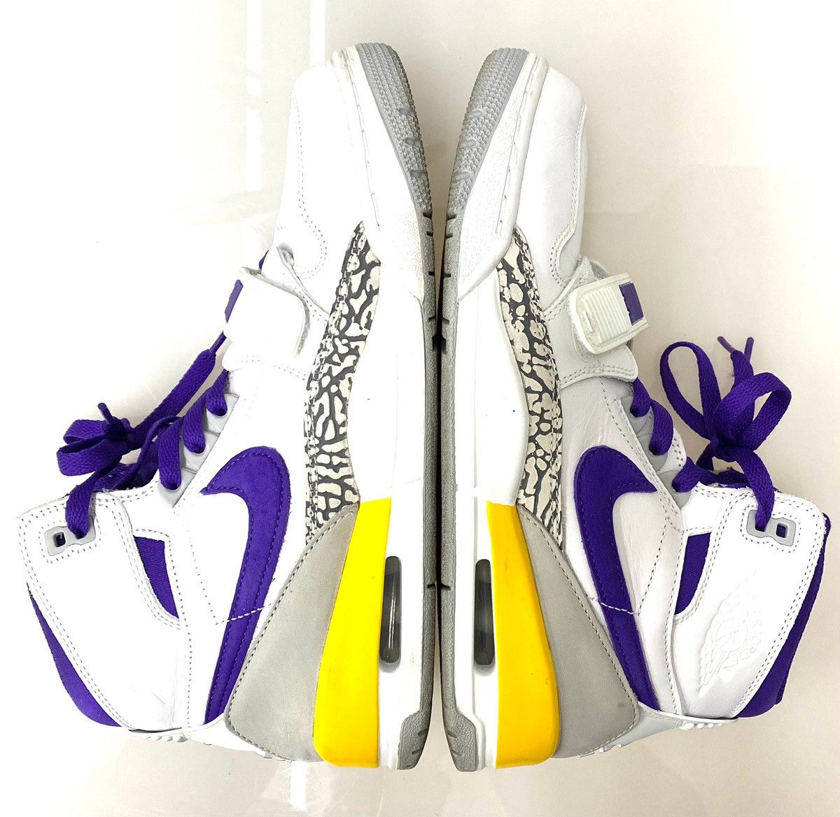 Air jordan legacy clearance lakers