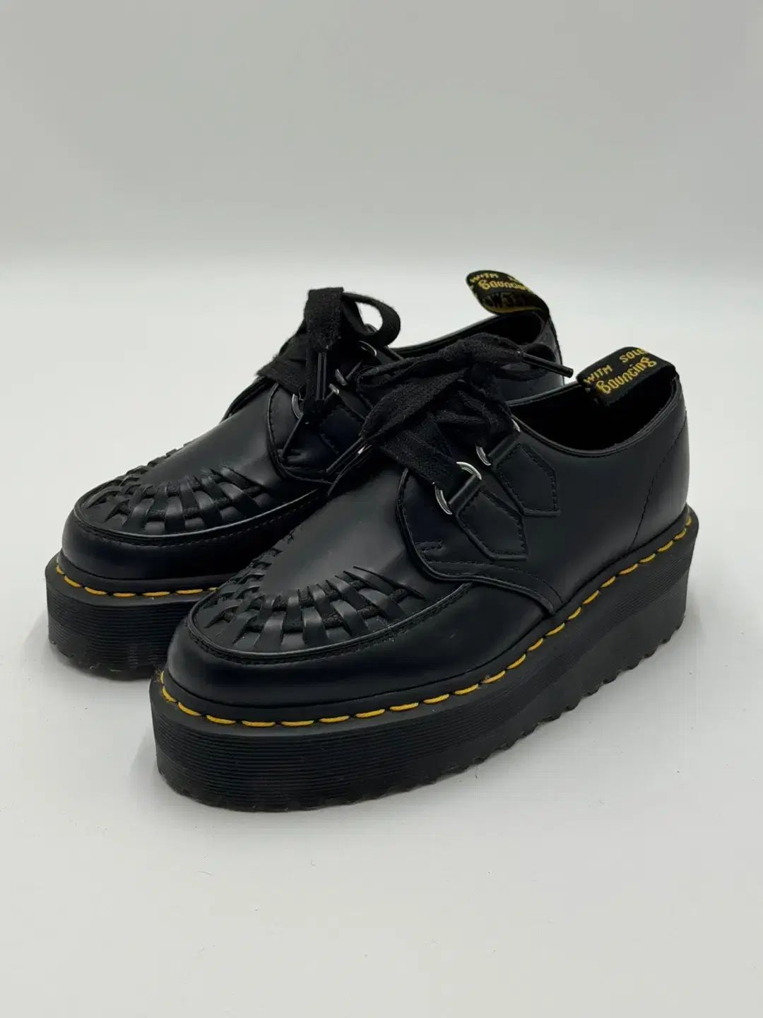 230 DR. MARTENS ドクターマーチン シドニー