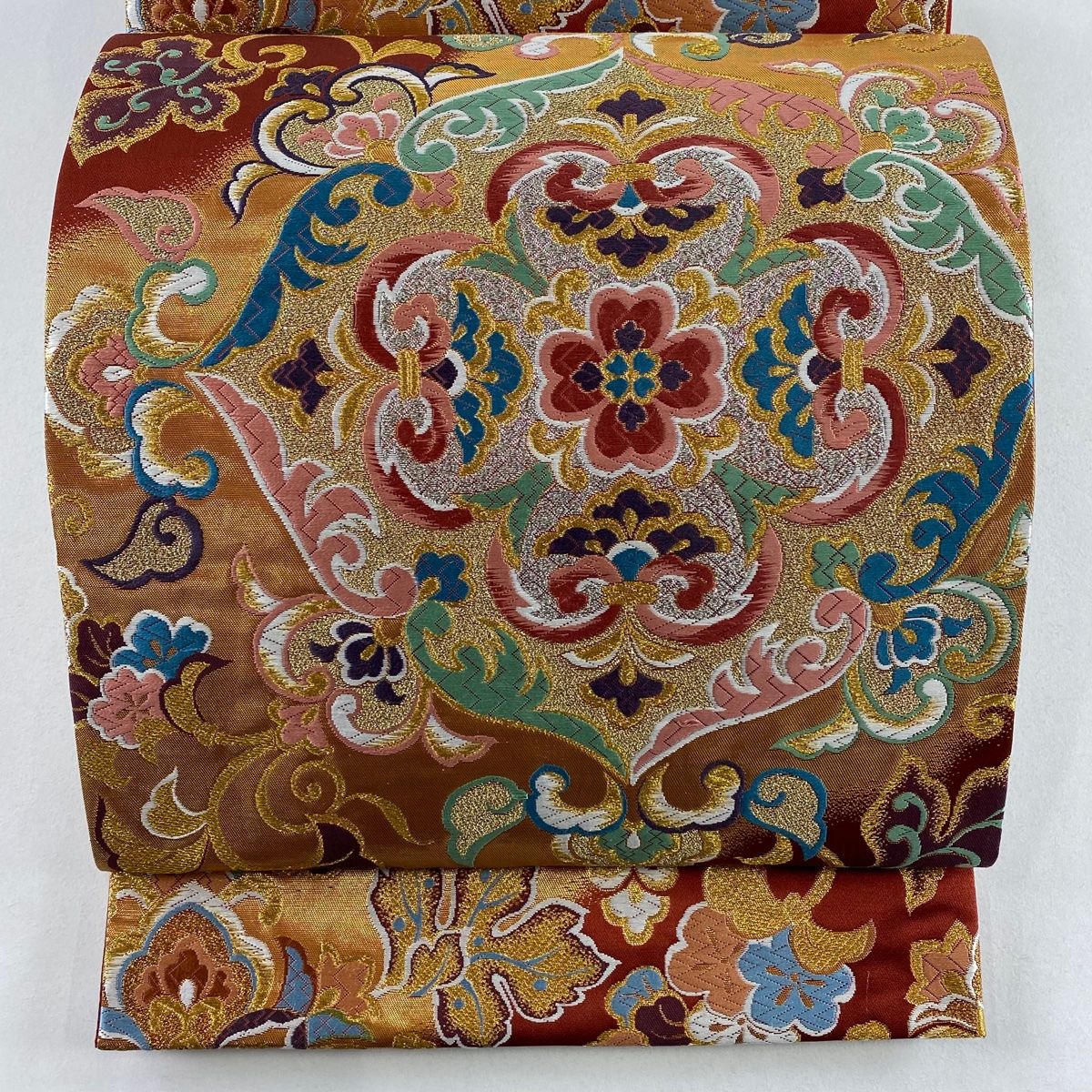 A42新品未使用　美品袋帯　箔　金糸　多彩　　唐草紋　正絹 楽天市場】【新品】 袋帯 未使用 フォーマル 正絹 京都 西陣 ま