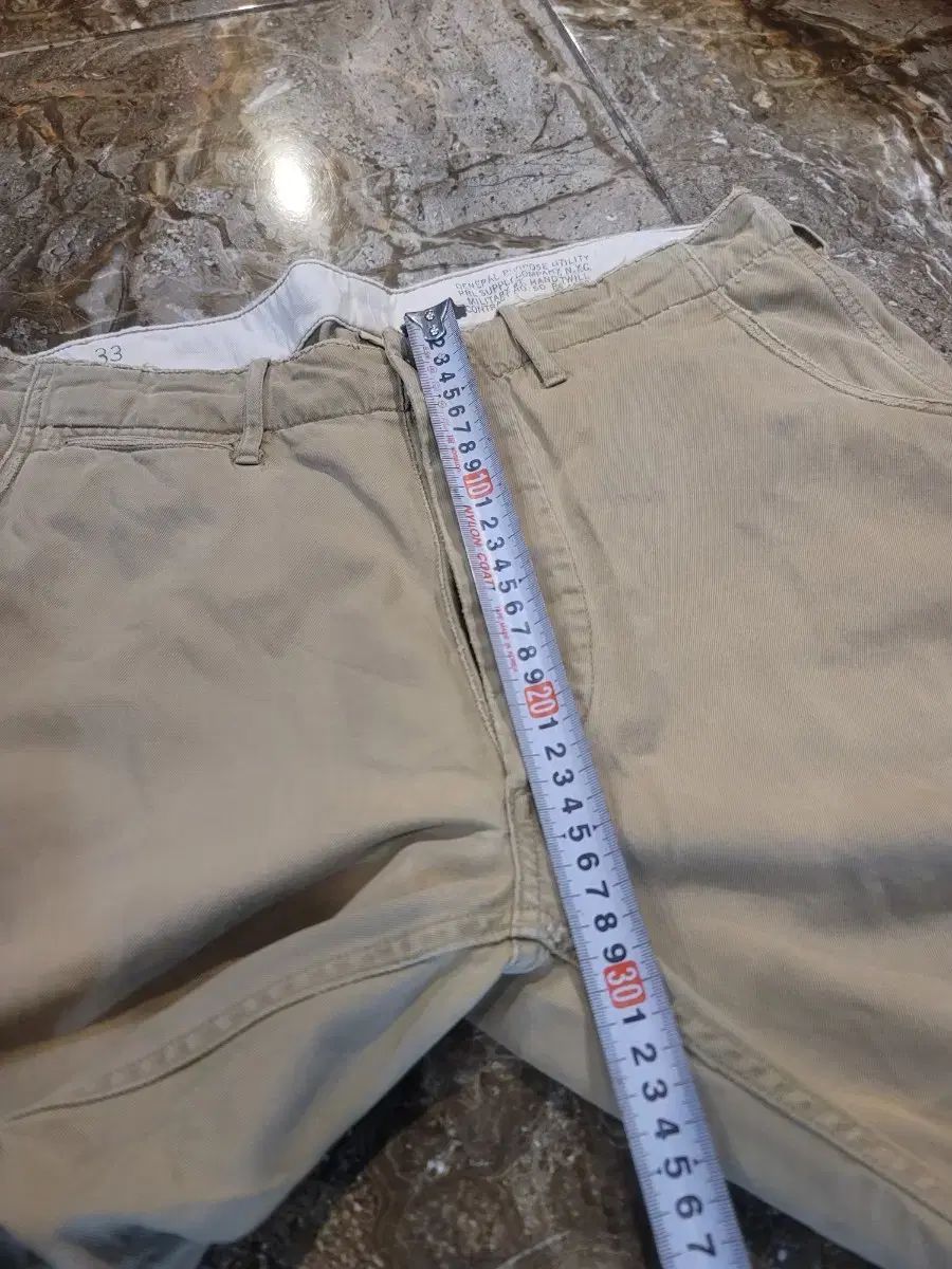 チノパンツ