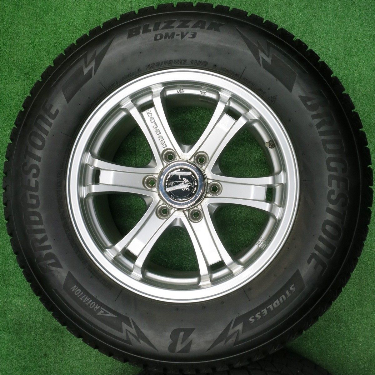 送料無料] バリ溝！キレイ！9.5分ランクル 等 KEELER 265/65R17  