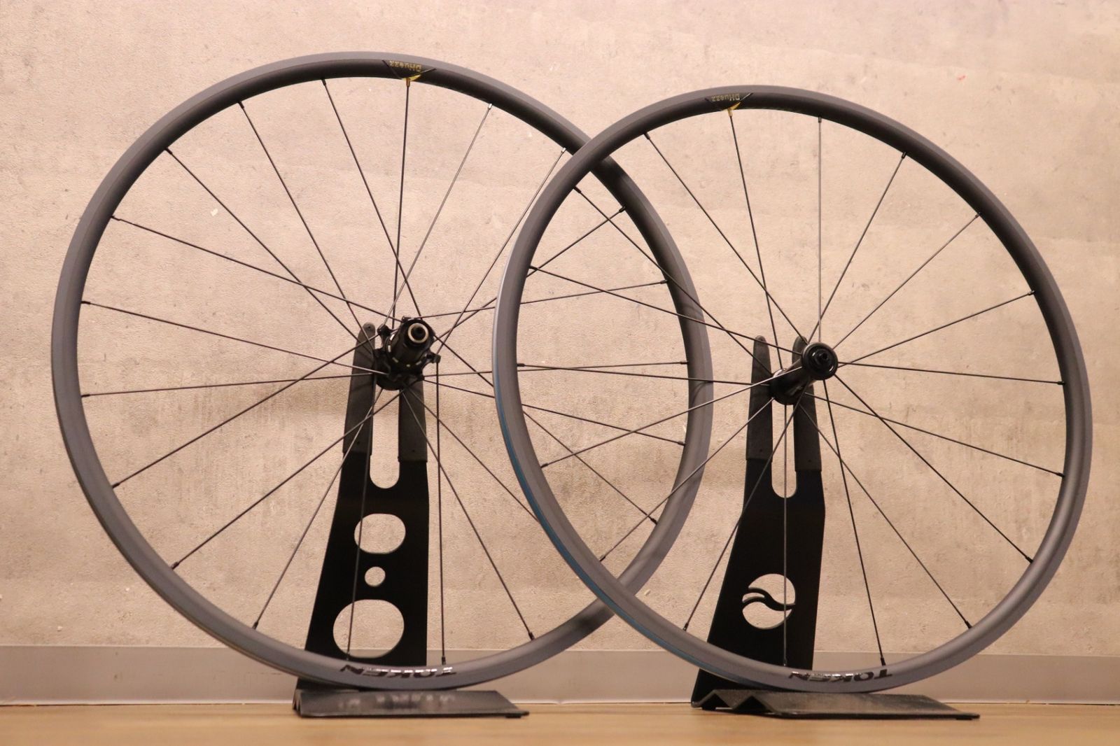 トーケン TOKEN C22AX DHuezz Zenith アルミ チューブレスレディ シマノ 12|11S ホイールセット さいたま浦和店