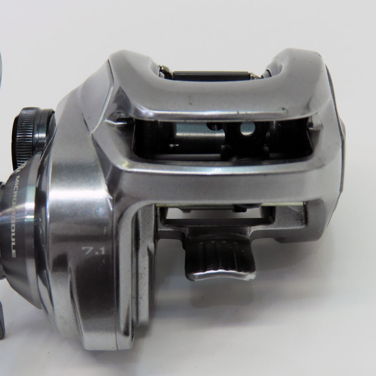 SHIMANO シマノ 18 Bantam バンタム MGL HG RH 03857 右ハンドル ベイトリール 本体のみ ※中古