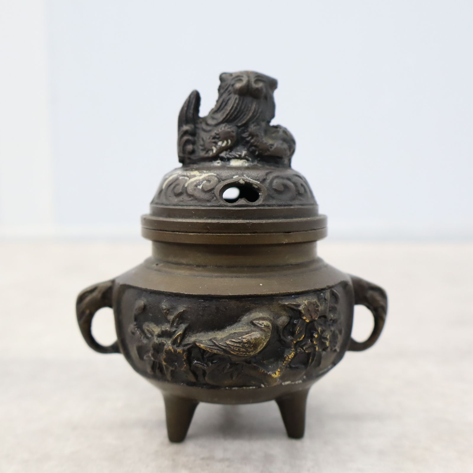 ∨ アンティーク｜三つ脚 香炉 香爐 真鍮製？｜USED 獅子 中国美術