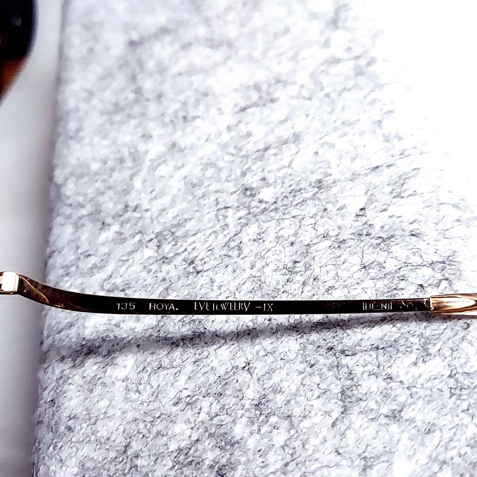 No.749メガネ　HOYA　宝飾ルビー&18K装飾【度数入り込み価格】 No.749+メガネ HOYA 宝飾ルビー&18Kデコ【度数入り込み価格】 - メルカリ