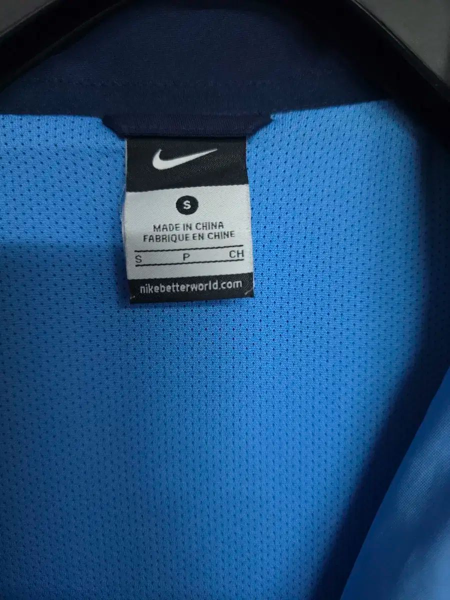 Nike(ナイキ） スウッシュ ウインドブレーカー ジャケット L