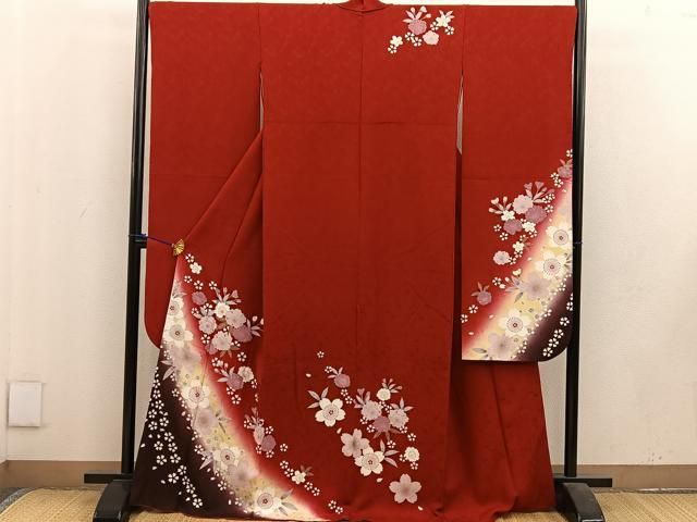 豪華振袖一式　極美品　落ち着いた深い真紅　パステルぼかし染め　梅舞桜　正絹地紋 振袖 正絹 着物 単品 仕立て上がり 百花繚乱 ラメ 桜 赤色 渋い