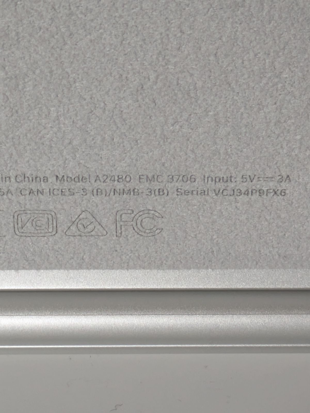 ホワイト A2480