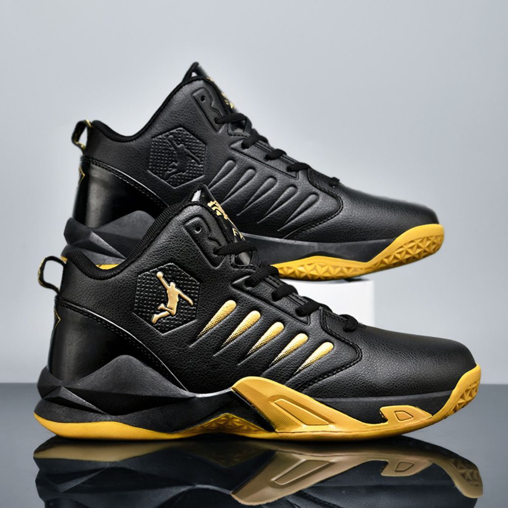 バスケットボールシューズ 黒と黄色 ハイカット 値下げします。Adidas ハイカットシューズ 黒/黄色 26.5cm