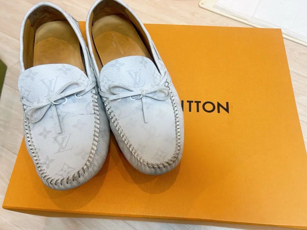 ルイヴィトン✨ LVロゴ金具 モカシン ドライビングシューズ 白 楽天市場】【靴】LOUIS VUITTON ルイ ヴィトン モンテカルロ