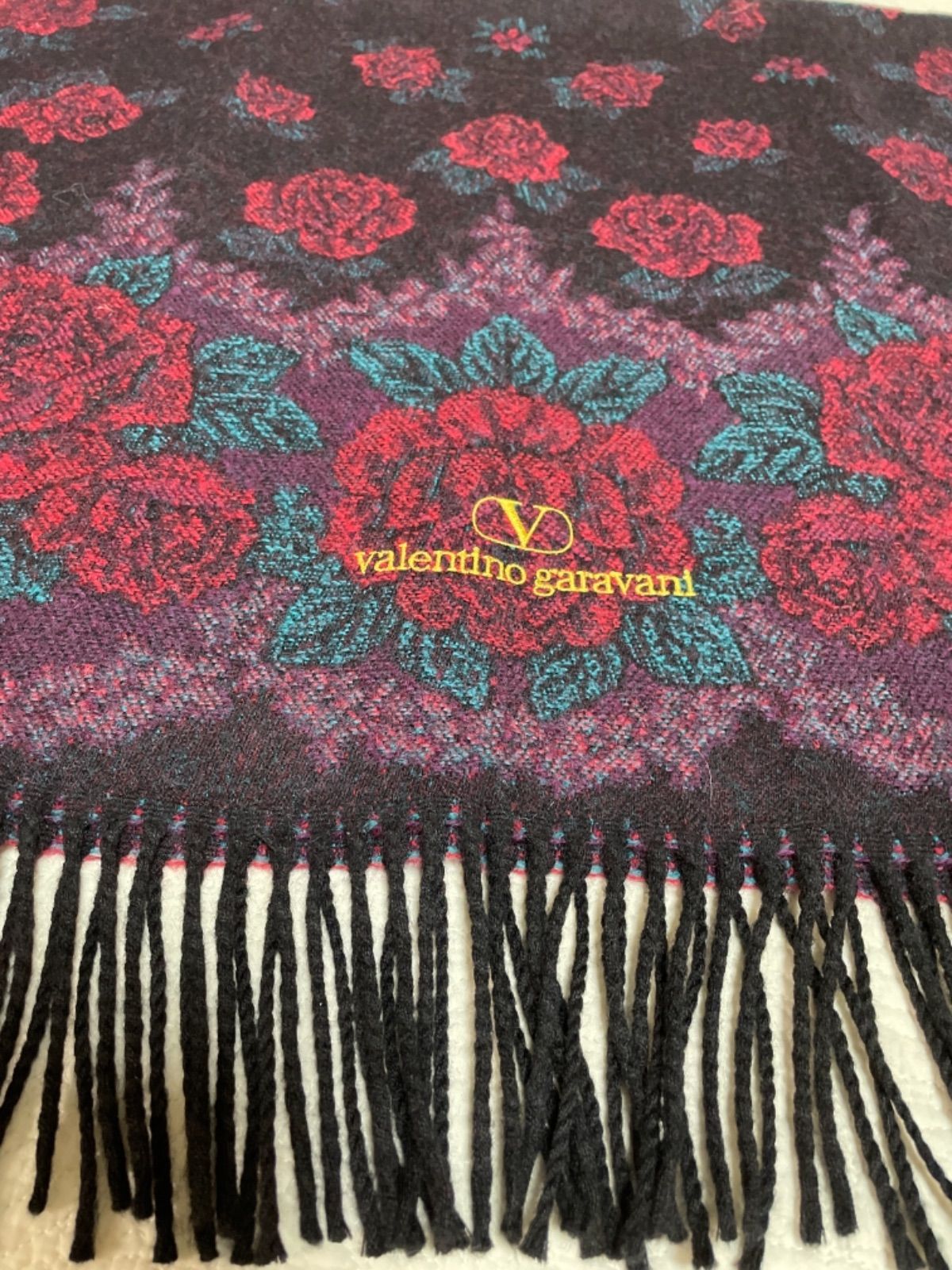 Valentino garavani セルコン バラ柄肩掛けストール 厚手 - メルカリ