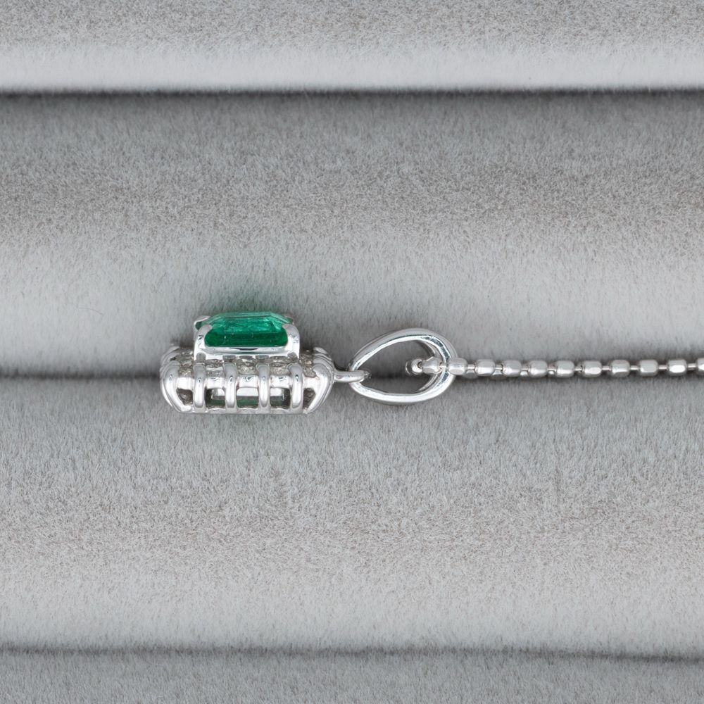 ネックレス K18WG エメラルド0.16ct ダイヤモンド0.12ct