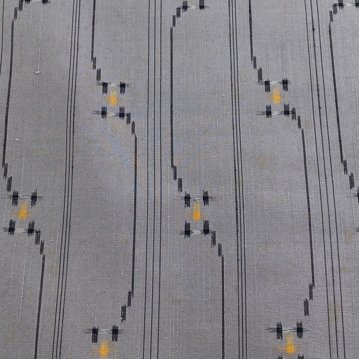 反物 秀品 紬 証紙あり 縞 幾何学模様 灰色 正絹