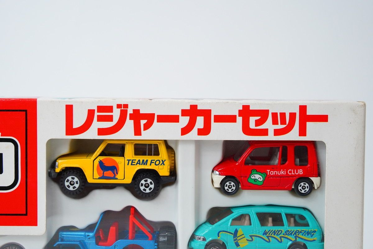 トミカ　レジャーカーセット Amazon.co.jp: トミカ セット Carsセット レジャーカー