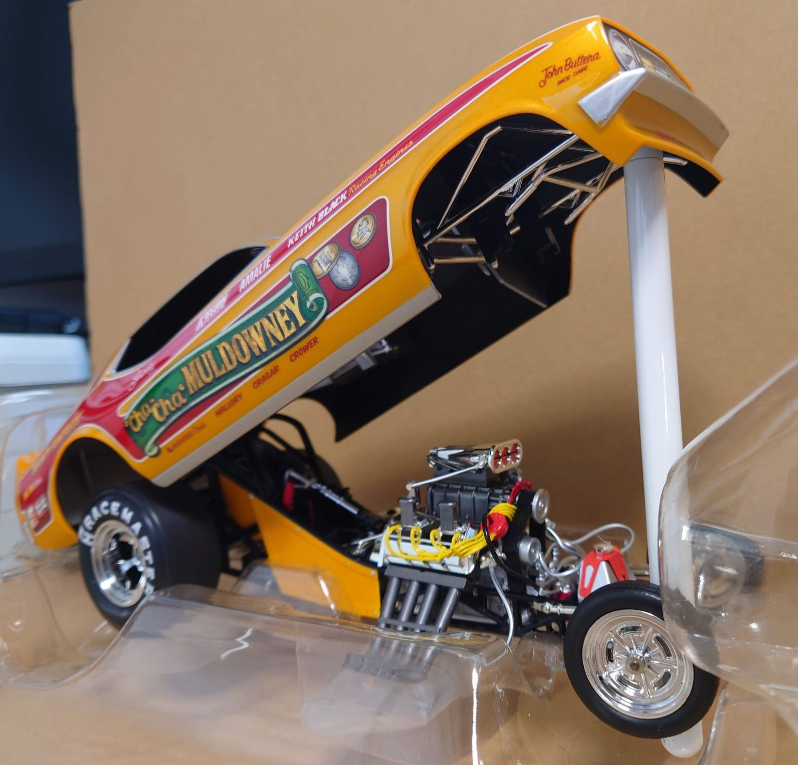 1/18 ロングノーズ マスタング シャーリー マルダウニー 1972 ミニカー 1/18 ロングノーズ マスタング シャーリー マルダウニー 1972