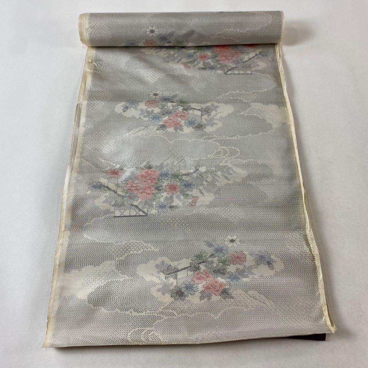 反物 秀品 紬 雲文 草花 灰白 正絹
