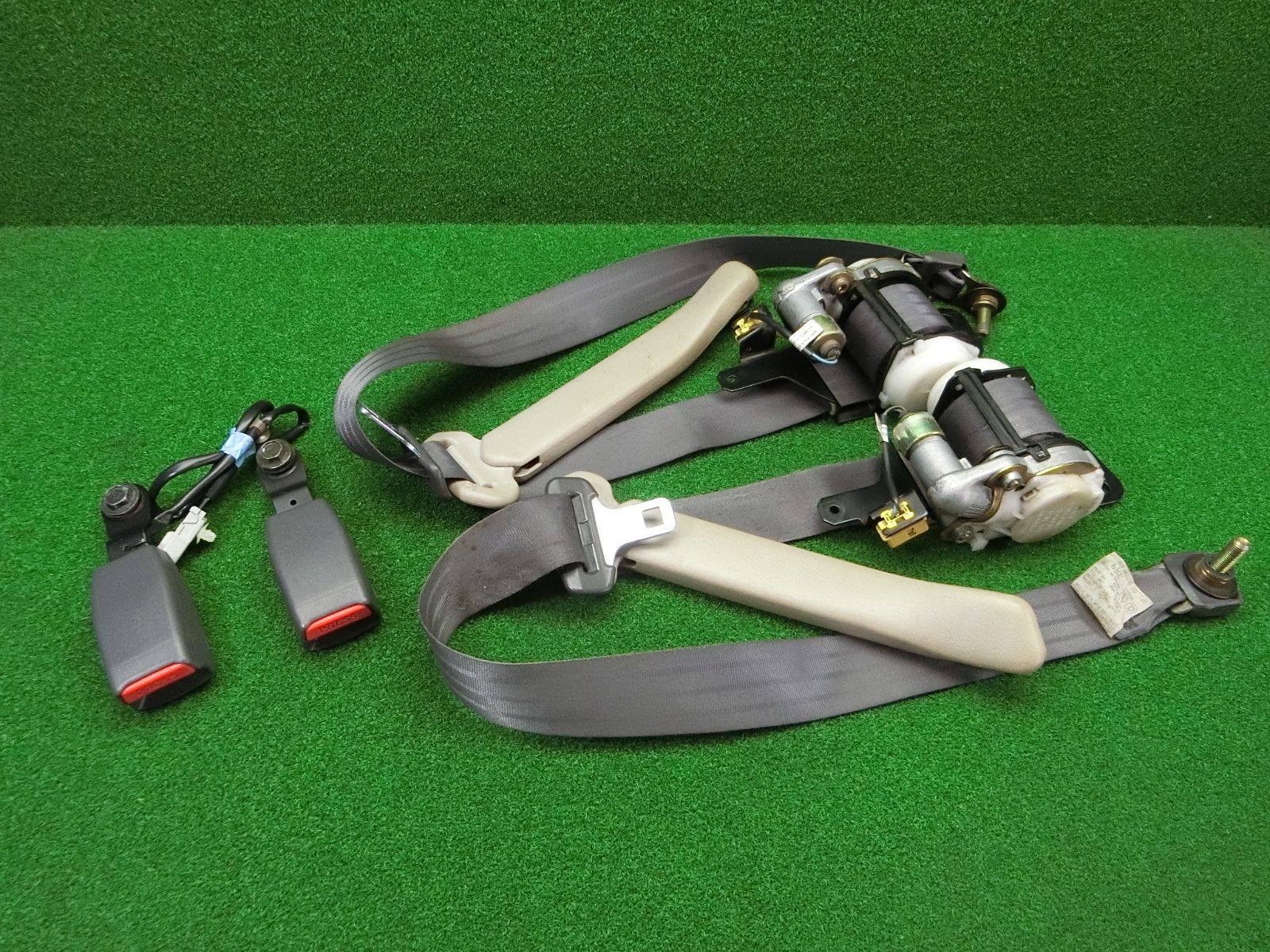 11022 ホンダ バモス HM1 フロント シートベルト 左右セット キャッチ NSB087GL41 NSB087GR41