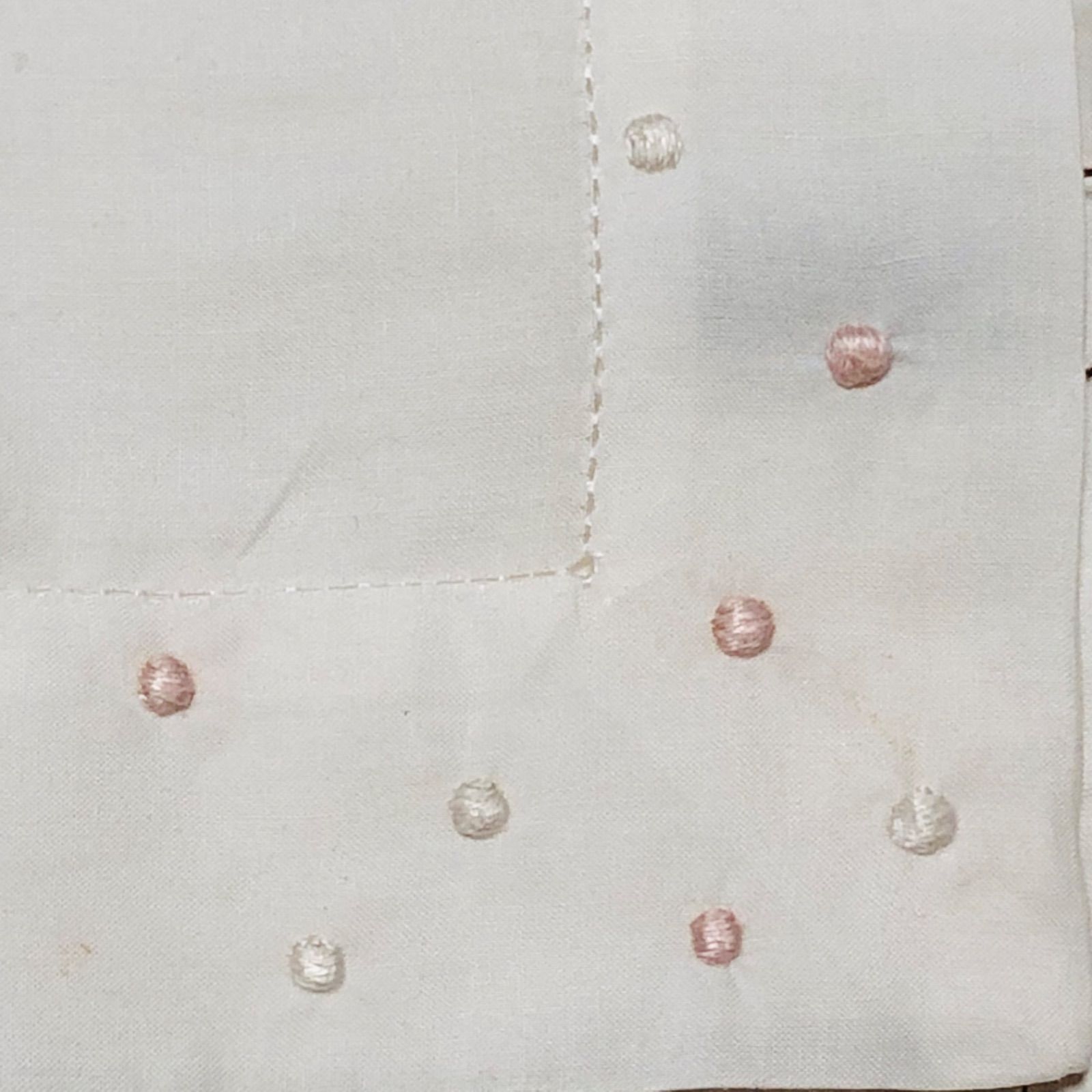 未使用タグ付き　HERMES エルメス　ハンカチ　チーフ　箱付き　ロゴ刺繍 □未使用タグ付き訳あり品□HERMES エルメス GALAXIE MOUCHOIR