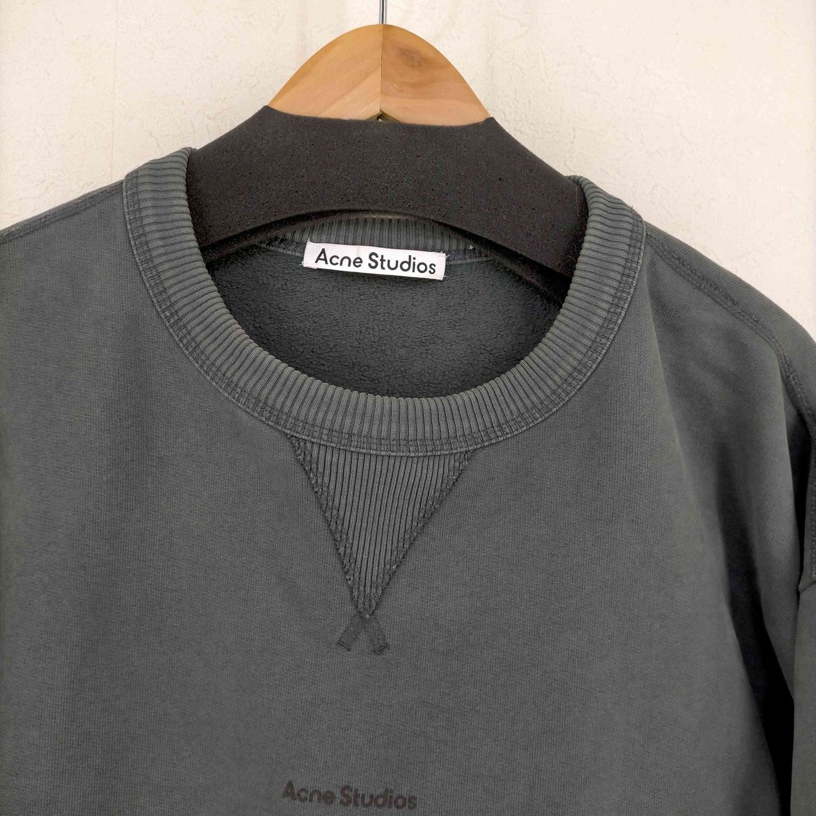 アクネストゥディオズ ACNE STUDIOS ポルトガル製 FIN STAMP SWEATSHIRT ロゴ ラバープリント スウェットトレーナー  メンズ import：S - メルカリ