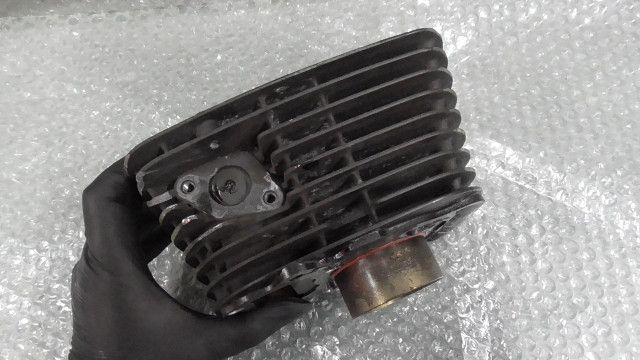 の シリンダーピストン