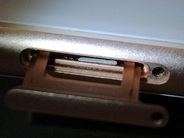 au 【SIMロックなし】MQ7A2J/A iPhone 8 64GB ゴールド au セール中 au