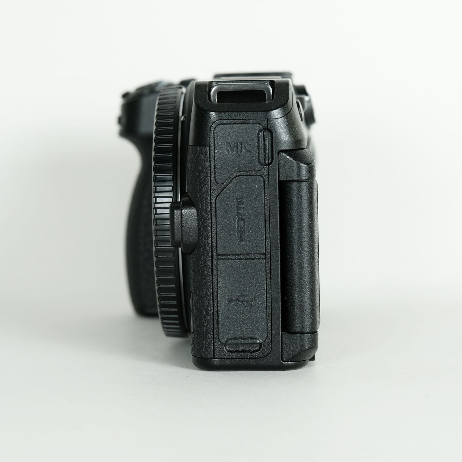 美品｜バッテリー2個・ウインドシールド付] Nikon Z30 [ボディ