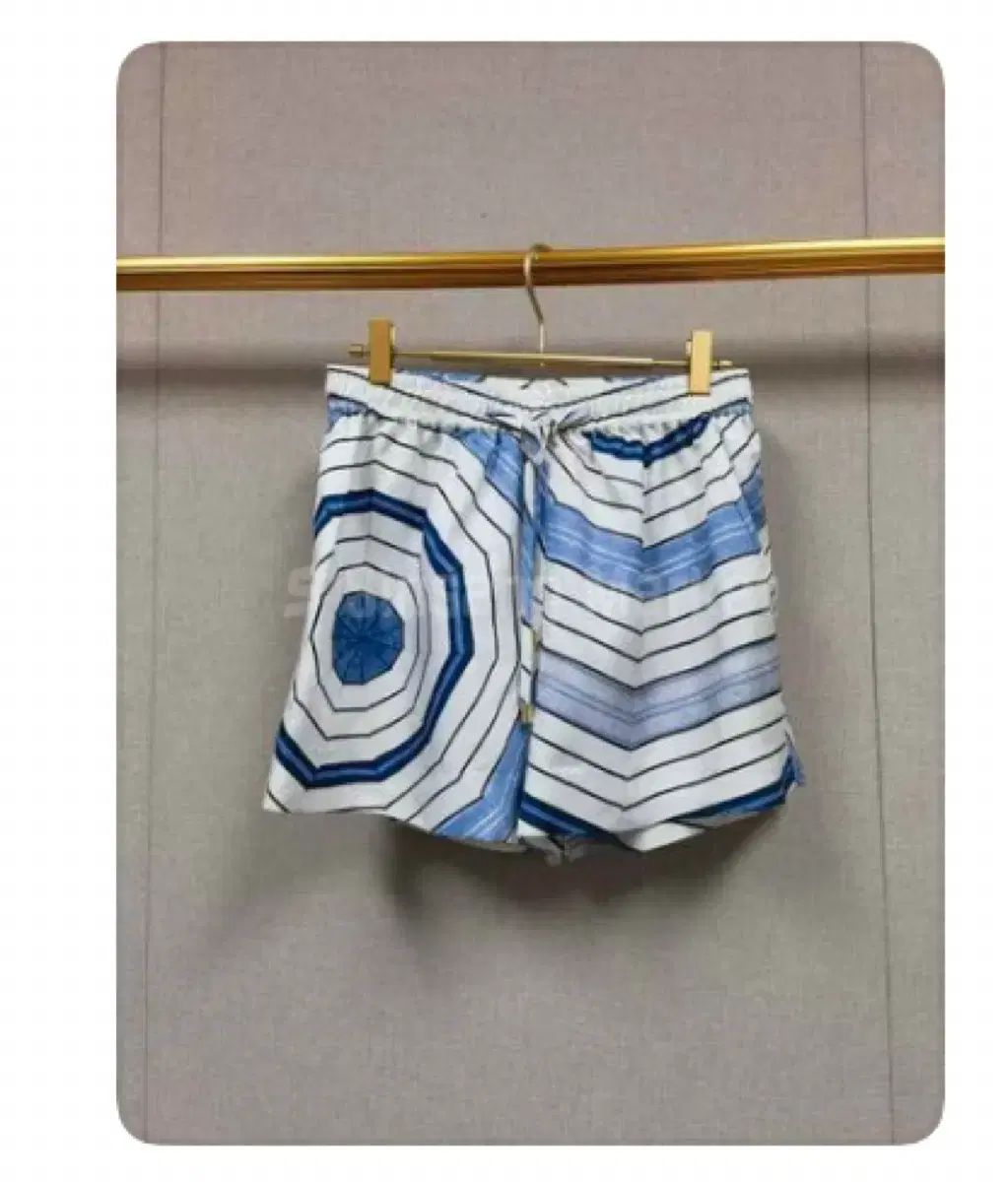 柄付きパンツ
