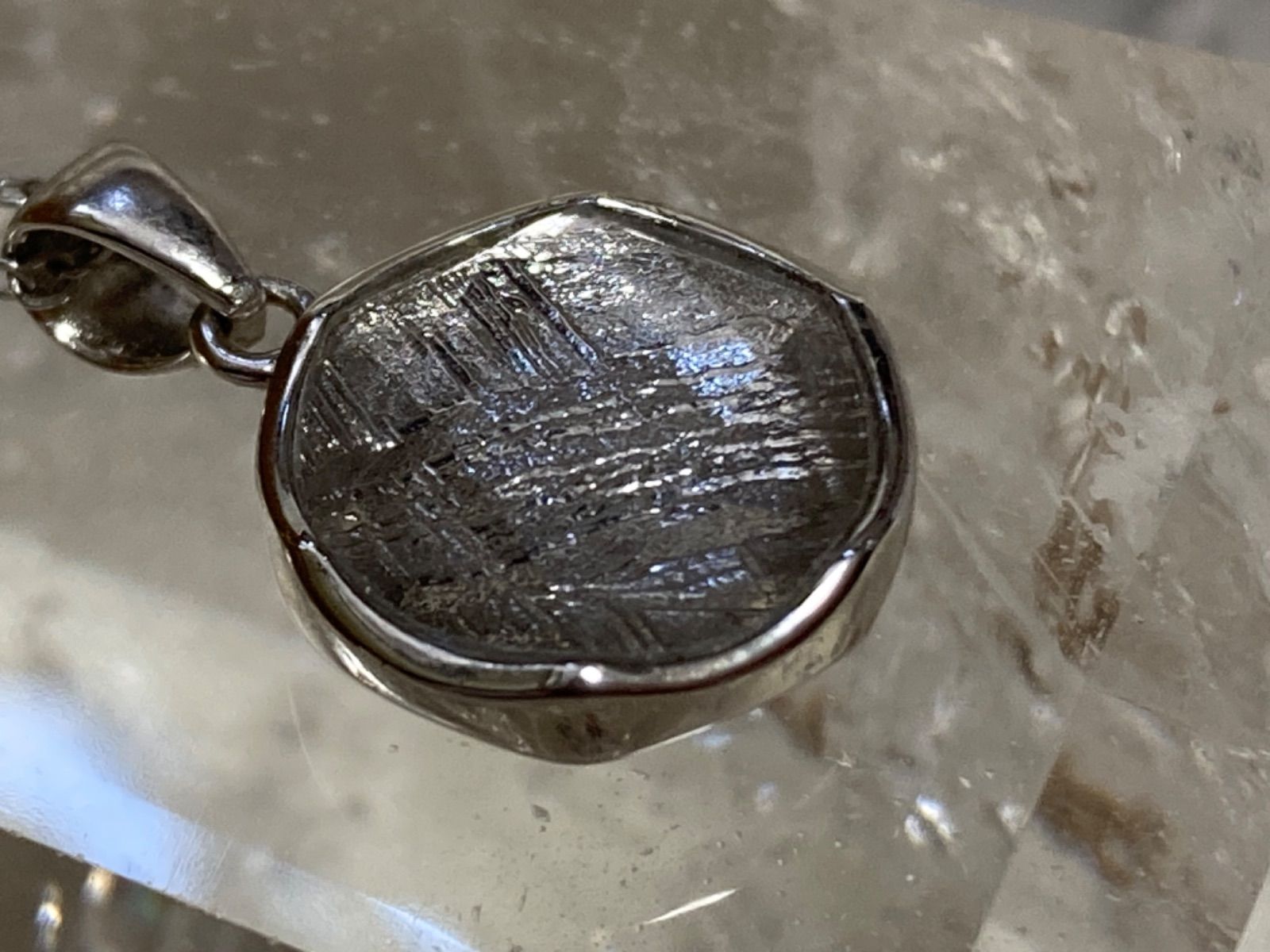 ギベオン　隕石　六芒星 ギベオン隕石六芒星ペンダントトップ（シルバー925・20mm