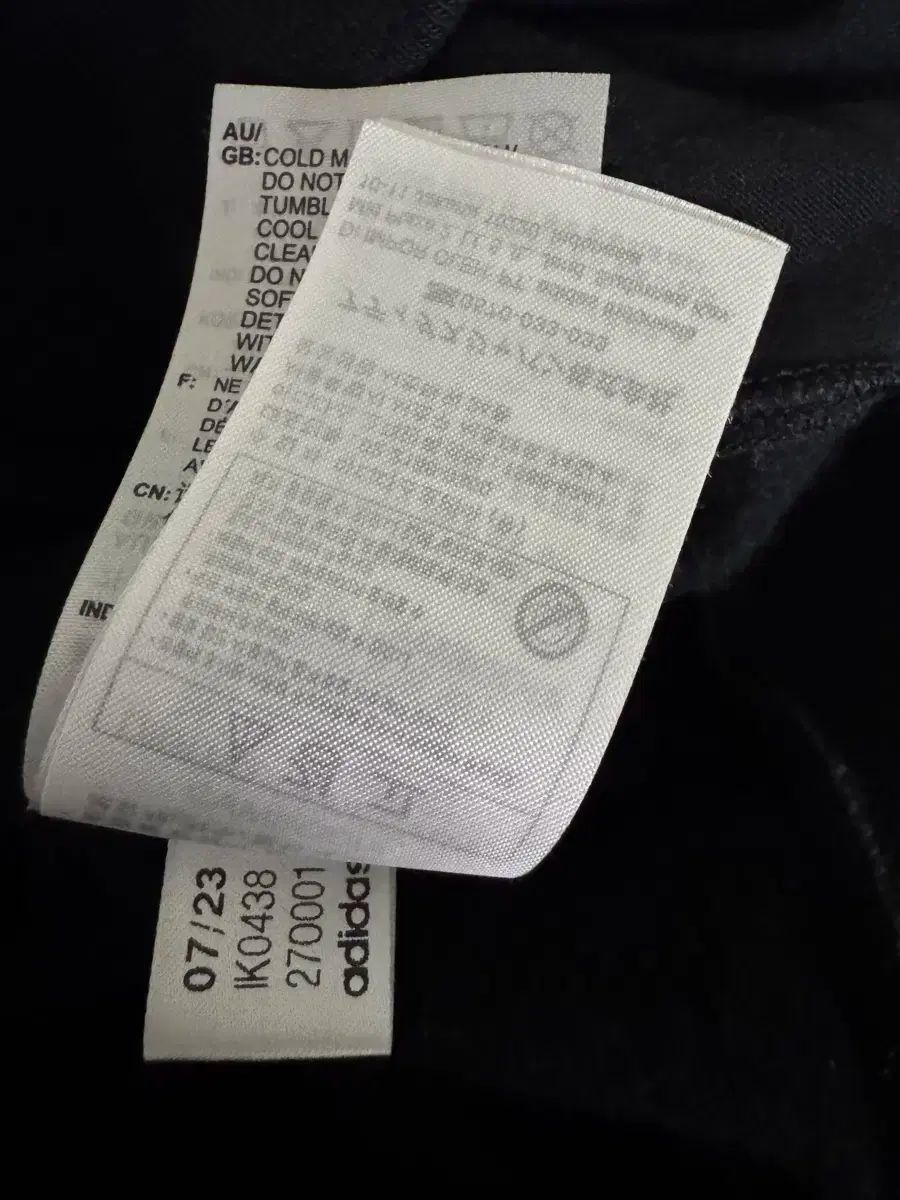 アディダス ジップアップパーカー