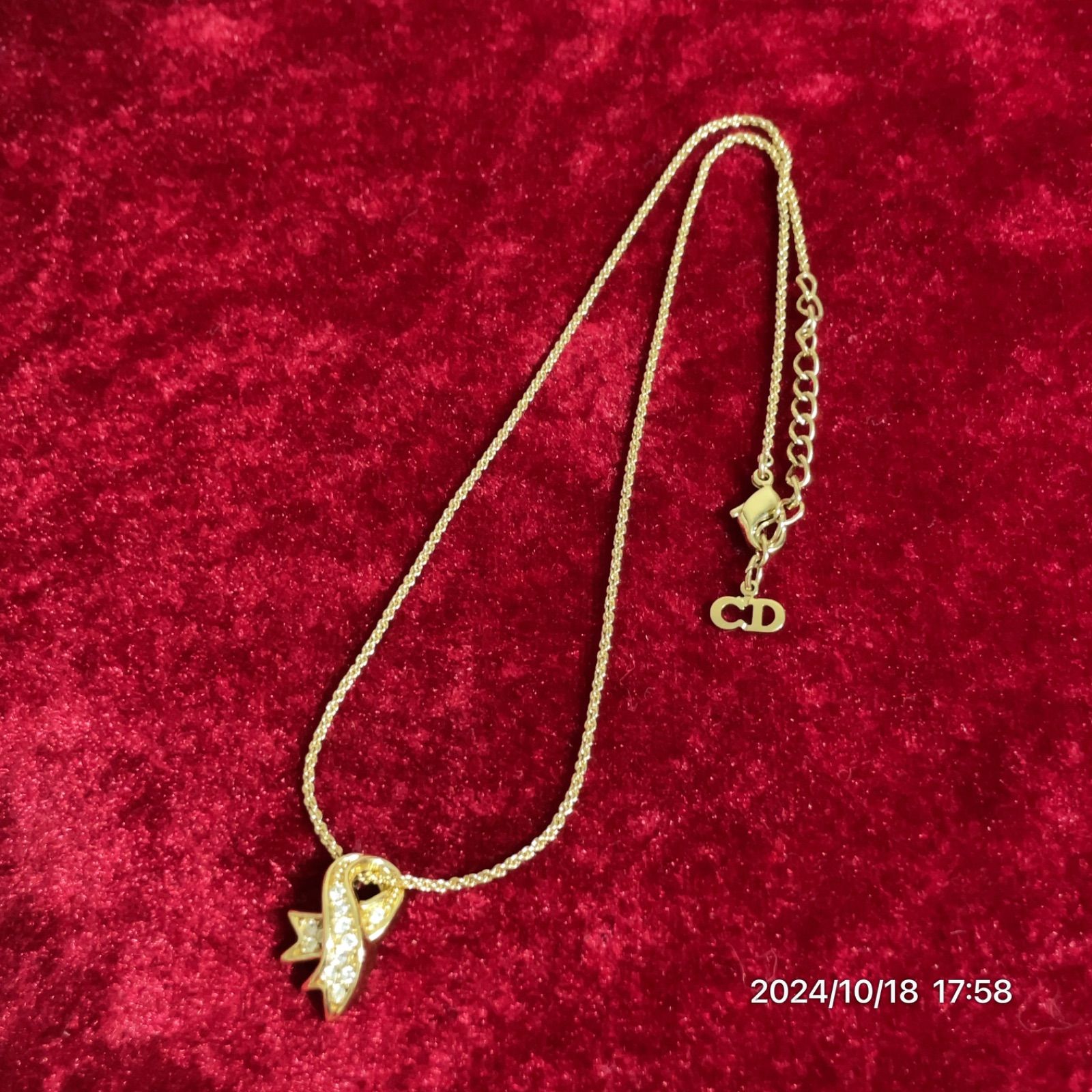大きな割引 ラインストーン リボン CDロゴ ディオール クリスチャン Dior ゴールドカラー メルカリ - アクセサリー ペンダント ネックレス アクセサリー