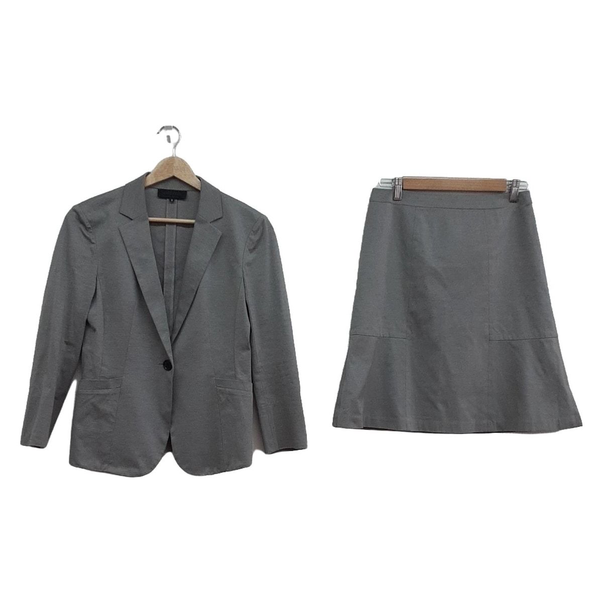 未使用品★UNTITLED /アンタイトル ◎グレー　スカートスーツ　0サイズ UNTITLED(アンタイトル) スカートスーツ レディース美品