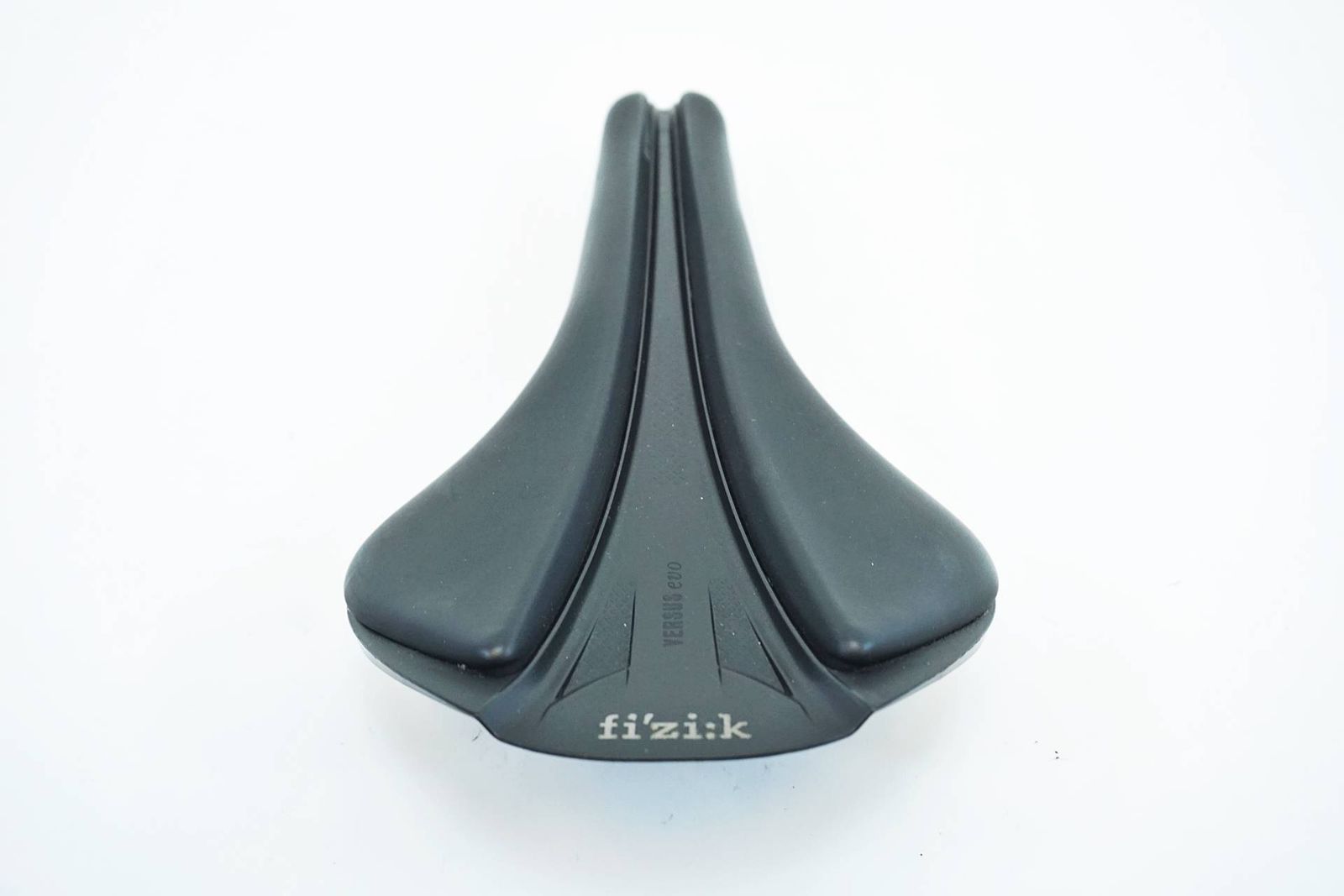 フィジーク アリオネ R1 カーボンレールサドル FIZIK 「フィジーク