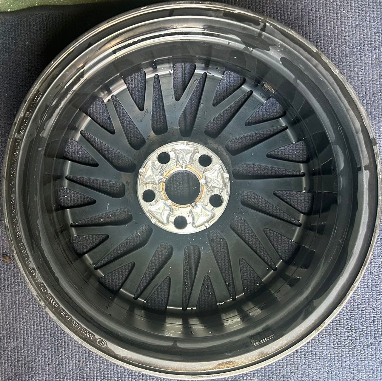 美品 レクサス LS460 Fスポーツ 純正 19インチ ブラック 4本