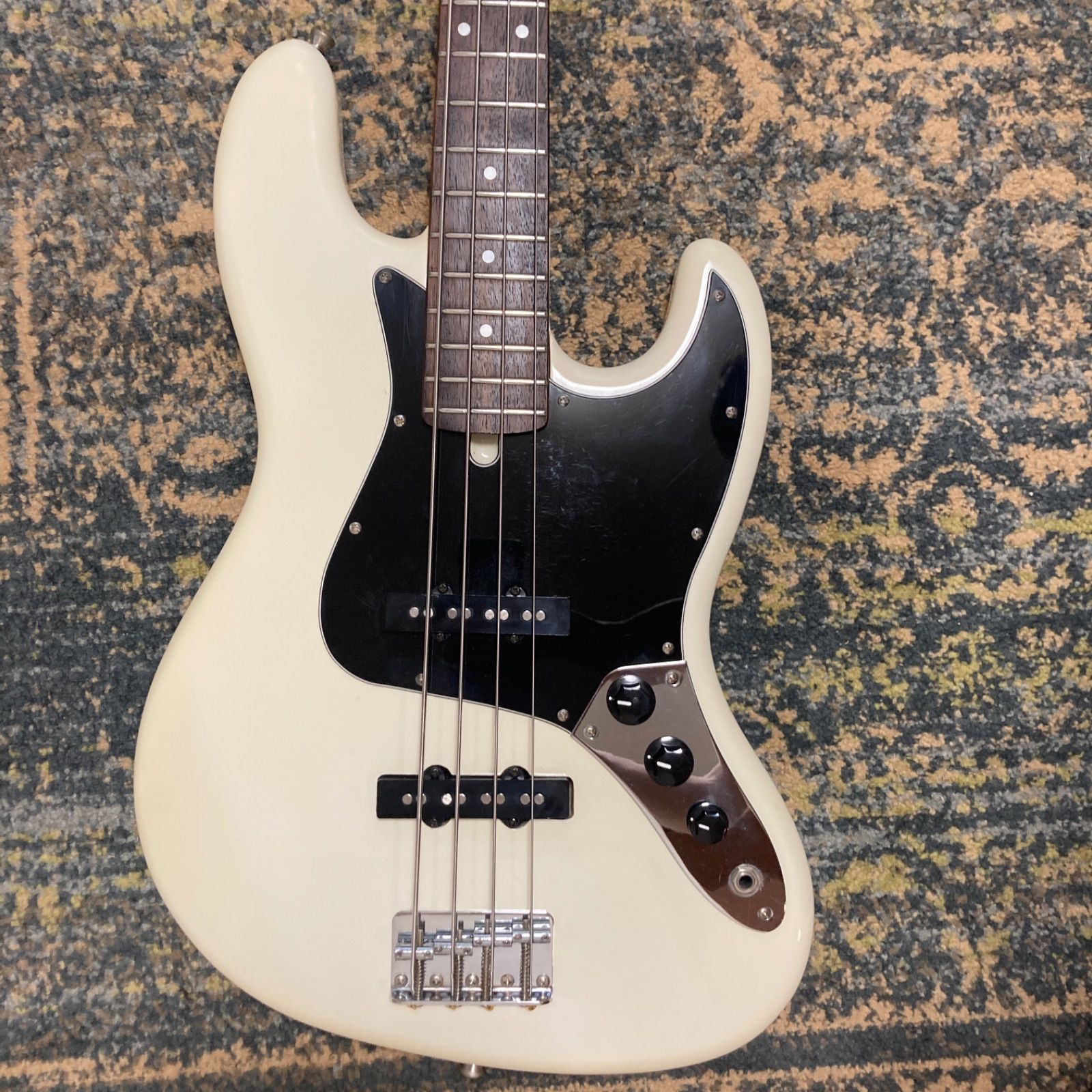 【美品】バッカス　BJB-1R　OWH ベース アイボリー 美品】バッカス BJB-1R OWH ベース アイボリー 美品 Bacchus