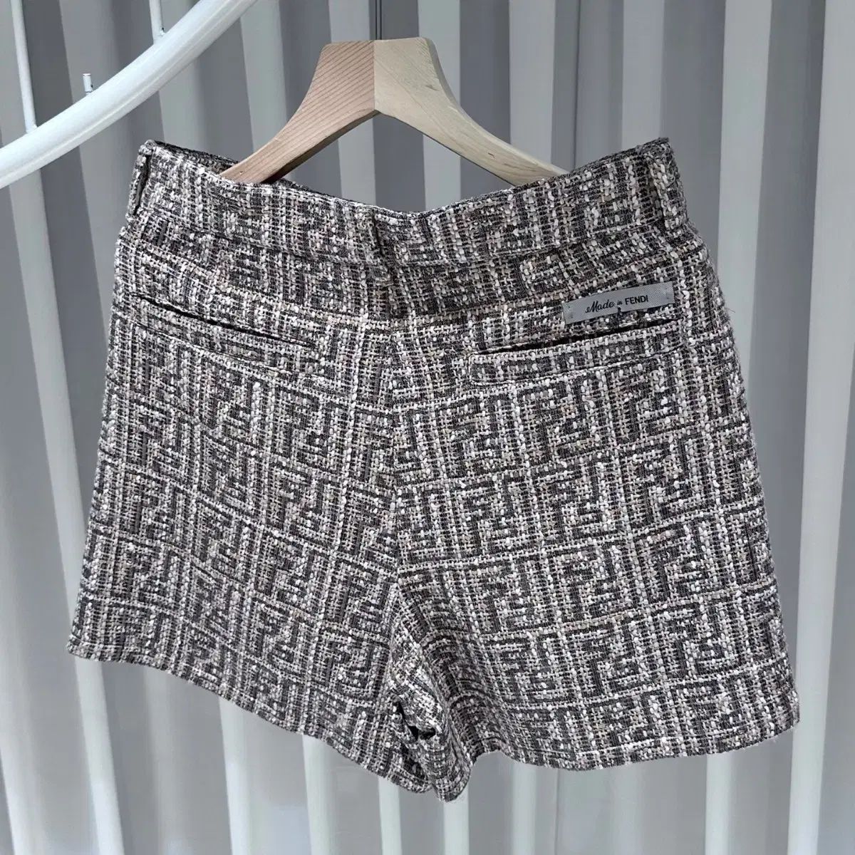 ［美品］FENDI フェンディ　千鳥柄　ショートパンツ　Sサイズ 48 ／ FENDI(フェンディ) ツイード パターン ハーフパンツ