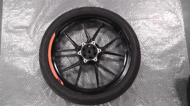 250 DUKE VBKJPE404JC の F ホイール タイヤ付き 1750126628